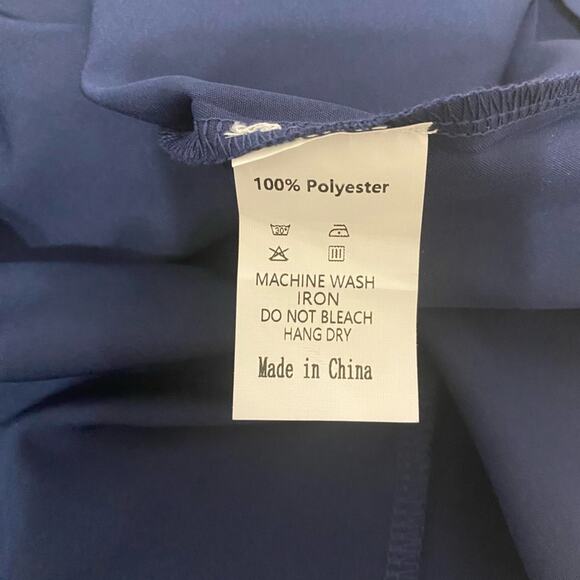 La Mode Navy Short-Sleeve Blouse with Zipper and Button Detail, NEW Size XL - Picture 4 of 5